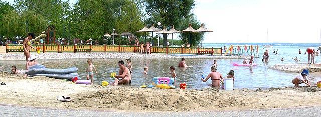 Gabi Apartman Gyenesdiás Buitenkant foto