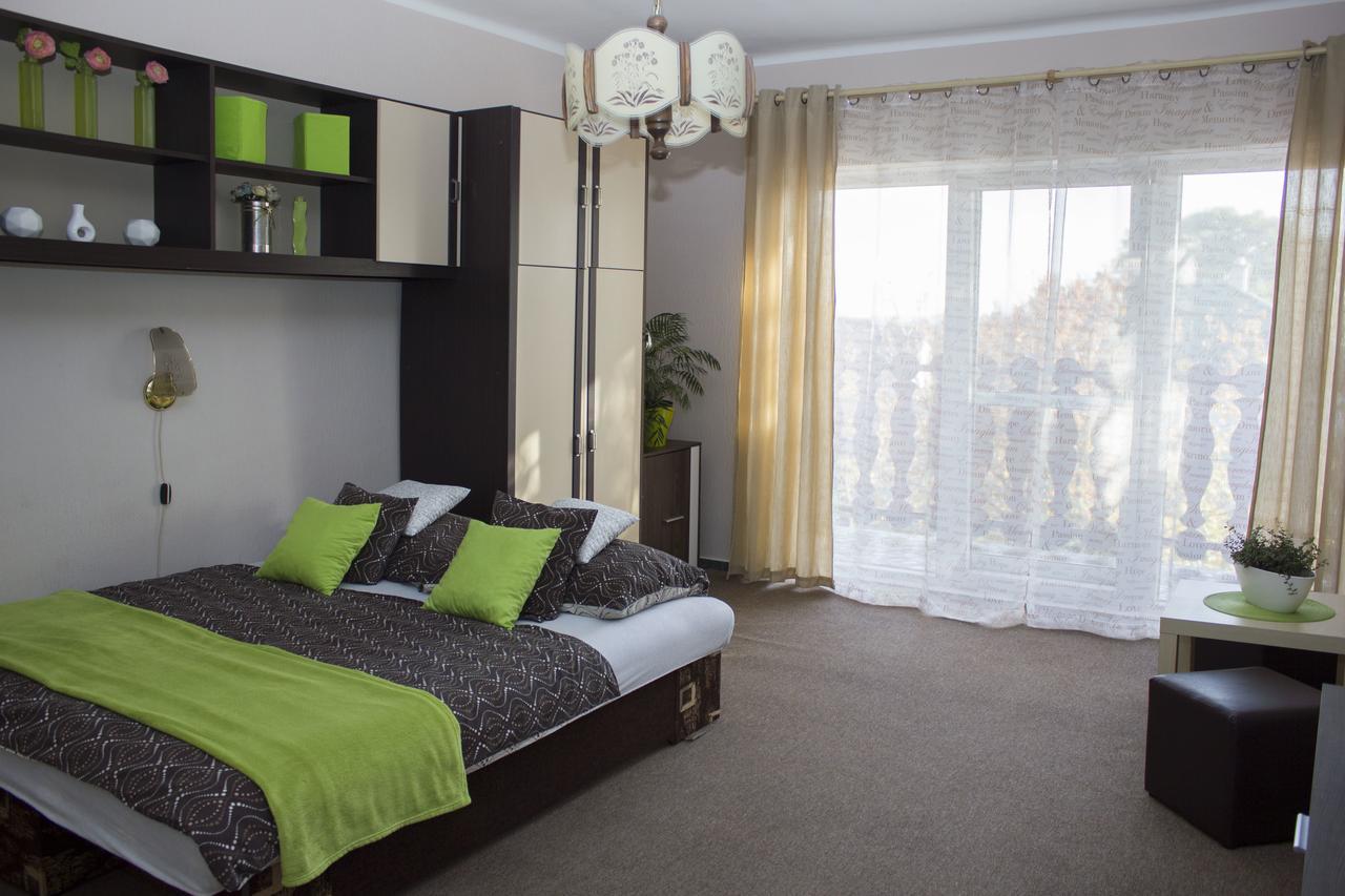 Gabi Apartman Gyenesdiás Buitenkant foto
